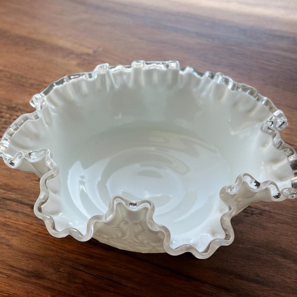 Fenton Milk Glass Spanish Lace Silver Crest Ruffled Bowl‎ Vintage Centerpiece